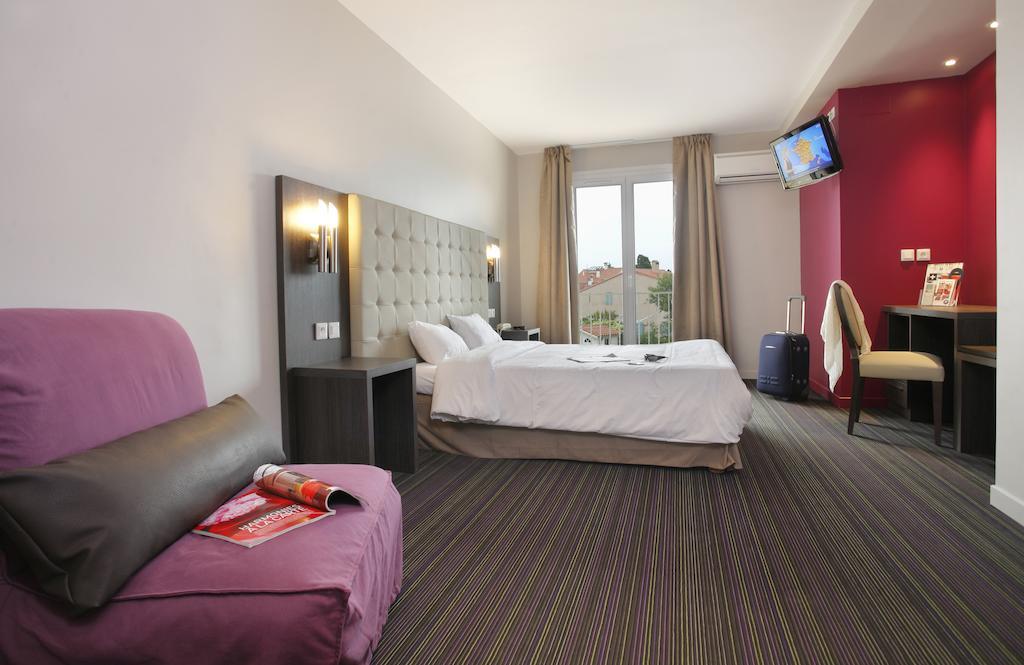 Hotel The Originals Perpignan Sud Le Grillon D'Or 르불루 외부 사진