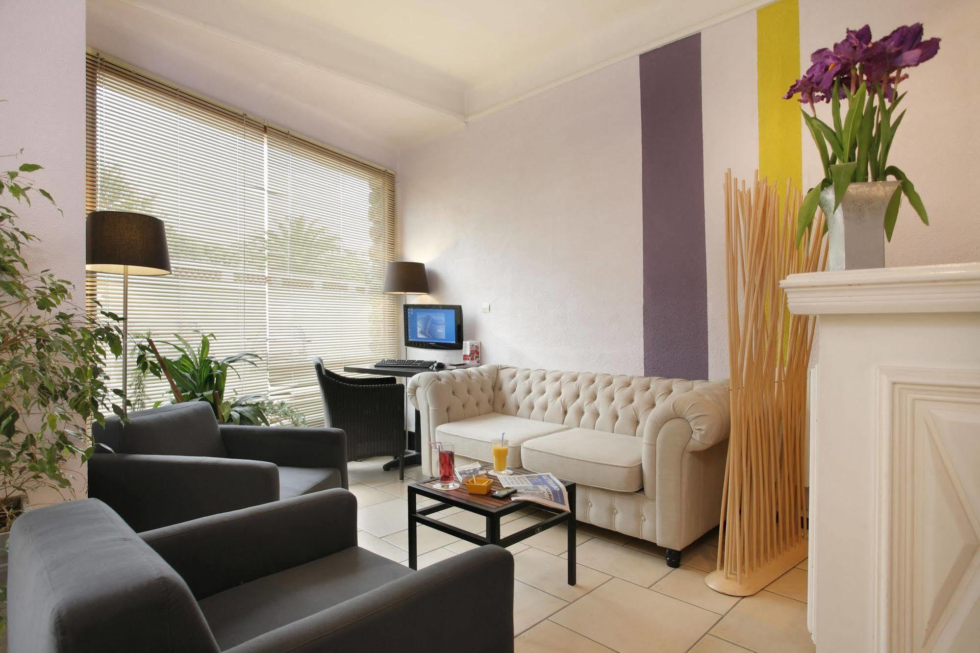 Hotel The Originals Perpignan Sud Le Grillon D'Or 르불루 외부 사진