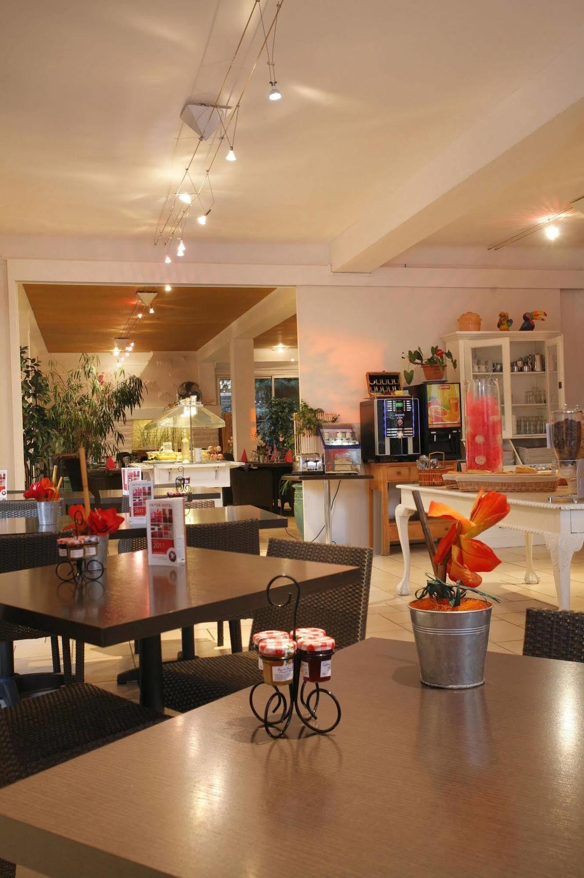 Hotel The Originals Perpignan Sud Le Grillon D'Or 르불루 외부 사진