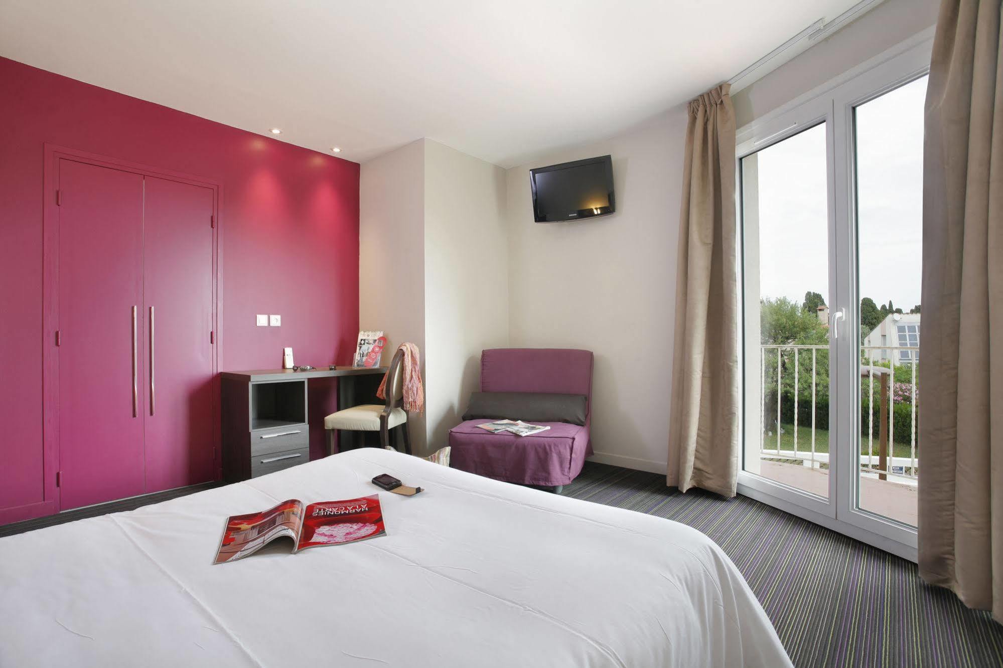 Hotel The Originals Perpignan Sud Le Grillon D'Or 르불루 외부 사진