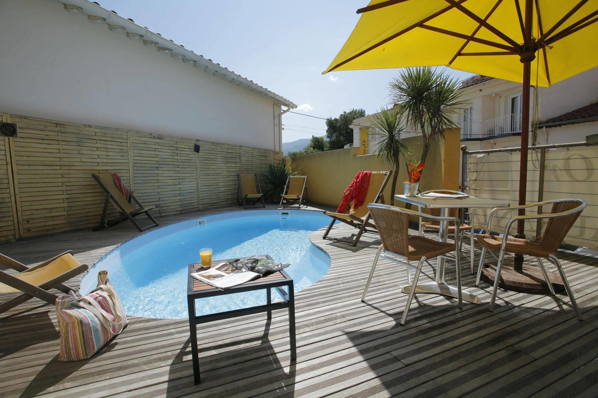 Hotel The Originals Perpignan Sud Le Grillon D'Or 르불루 외부 사진