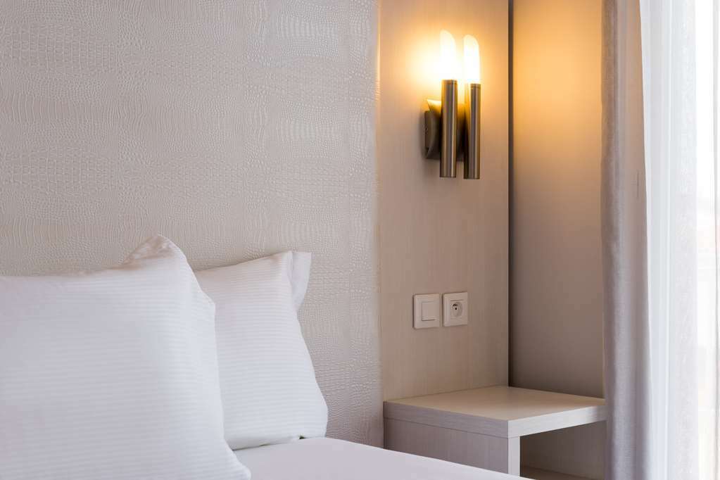 Hotel The Originals Perpignan Sud Le Grillon D'Or 르불루 객실 사진